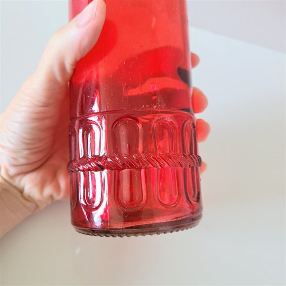 Red glass bottle. - Picture 4 of 6
